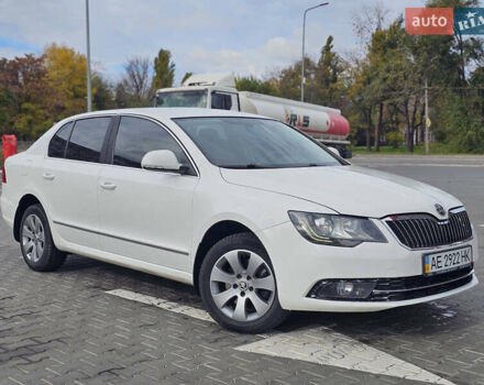 Белый Шкода Суперб, объемом двигателя 1.8 л и пробегом 255 тыс. км за 11500 $, фото 1 на Automoto.ua