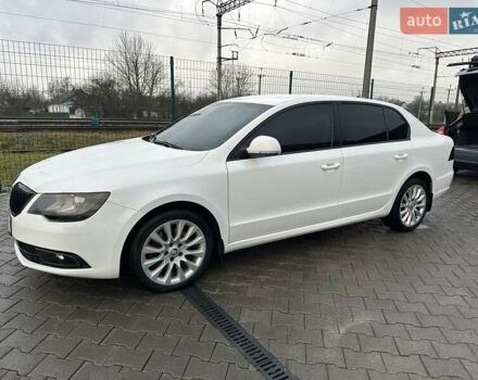 Белый Шкода Суперб, объемом двигателя 1.97 л и пробегом 286 тыс. км за 12600 $, фото 1 на Automoto.ua