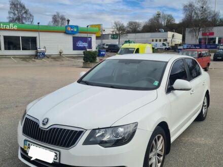 Белый Шкода Суперб, объемом двигателя 1.8 л и пробегом 160 тыс. км за 7101 $, фото 1 на Automoto.ua