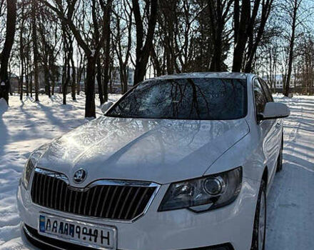 Белый Шкода Суперб, объемом двигателя 1.8 л и пробегом 178 тыс. км за 12889 $, фото 1 на Automoto.ua