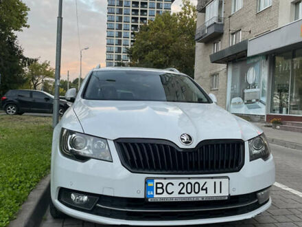 Шкода Суперб 2014 у Львові на Automoto.ua Білий Шкода Суперб, об'ємом двигуна 2 л та пробігом 224 тис. км за 14000 $, фото 1 на Automoto.ua