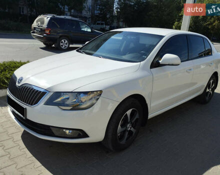 Белый Шкода Суперб, объемом двигателя 1.8 л и пробегом 160 тыс. км за 11500 $, фото 1 на Automoto.ua