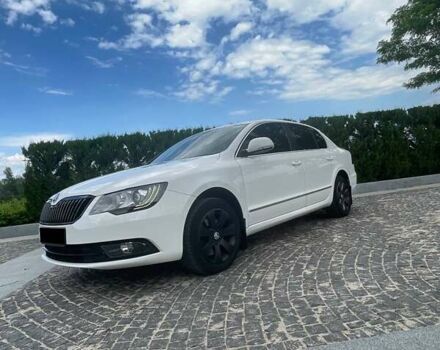 Белый Шкода Суперб, объемом двигателя 1.8 л и пробегом 125 тыс. км за 10500 $, фото 1 на Automoto.ua