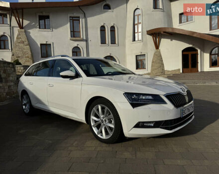 Білий Шкода Суперб, об'ємом двигуна 1.6 л та пробігом 235 тис. км за 14000 $, фото 1 на Automoto.ua