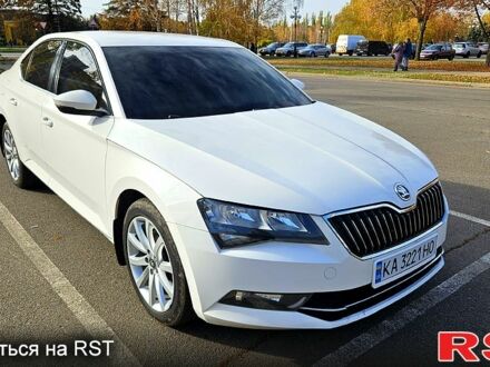 Белый Шкода Суперб, объемом двигателя 1.8 л и пробегом 170 тыс. км за 11900 $, фото 1 на Automoto.ua