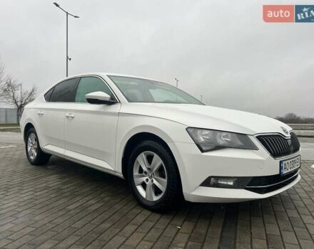 Белый Шкода Суперб, объемом двигателя 1.8 л и пробегом 265 тыс. км за 12999 $, фото 1 на Automoto.ua