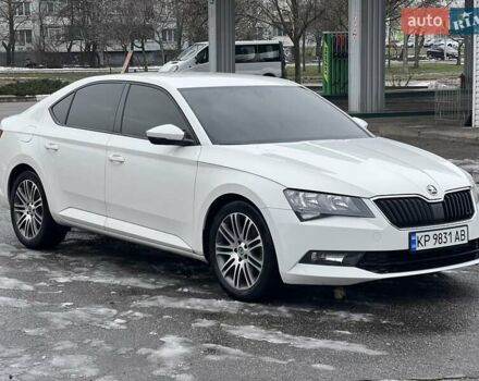 Белый Шкода Суперб, объемом двигателя 1.6 л и пробегом 250 тыс. км за 14500 $, фото 1 на Automoto.ua