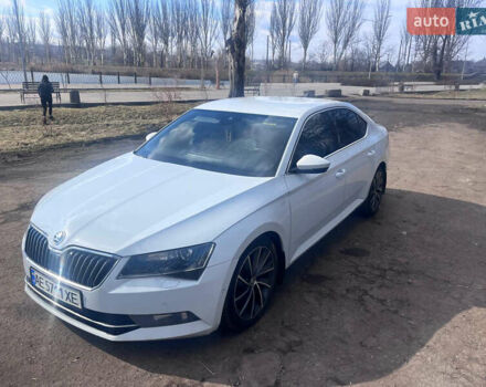Белый Шкода Суперб, объемом двигателя 1.97 л и пробегом 200 тыс. км за 17500 $, фото 1 на Automoto.ua