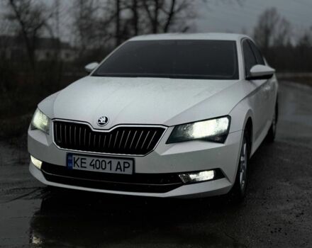 Белый Шкода Суперб, объемом двигателя 1.8 л и пробегом 217 тыс. км за 12500 $, фото 1 на Automoto.ua