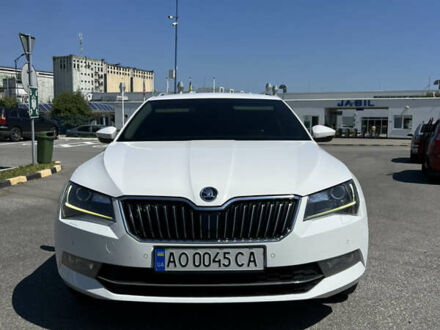 Шкода Суперб 2015 в Ужгороде на Automoto.ua Белый Шкода Суперб, объемом двигателя 1.97 л и пробегом 276 тыс. км за 13500 $, фото 1 на Automoto.ua