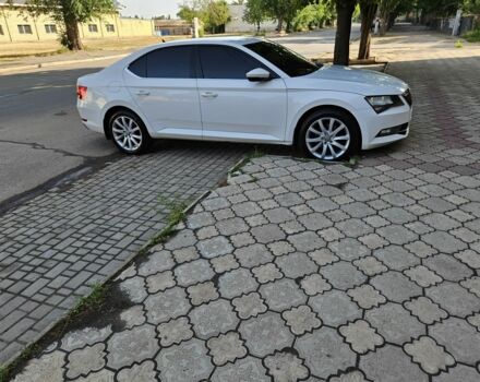Білий Шкода Суперб, об'ємом двигуна 1.8 л та пробігом 170 тис. км за 12500 $, фото 1 на Automoto.ua