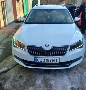 Белый Шкода Суперб, объемом двигателя 1.97 л и пробегом 315 тыс. км за 18000 $, фото 1 на Automoto.ua