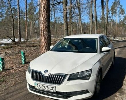 Белый Шкода Суперб, объемом двигателя 1.8 л и пробегом 141 тыс. км за 13500 $, фото 1 на Automoto.ua
