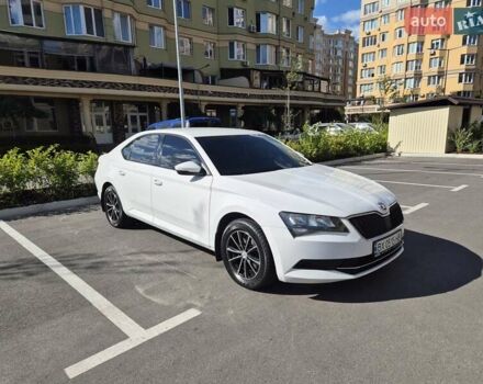 Білий Шкода Суперб, об'ємом двигуна 1.8 л та пробігом 250 тис. км за 11500 $, фото 1 на Automoto.ua