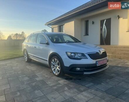 Белый Шкода Суперб, объемом двигателя 2 л и пробегом 242 тыс. км за 12900 $, фото 1 на Automoto.ua