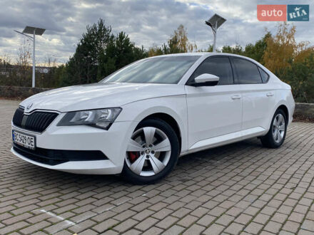 Білий Шкода Суперб, об'ємом двигуна 2 л та пробігом 210 тис. км за 13999 $, фото 1 на Automoto.ua