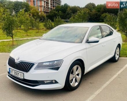 Белый Шкода Суперб, объемом двигателя 1.97 л и пробегом 255 тыс. км за 15500 $, фото 1 на Automoto.ua