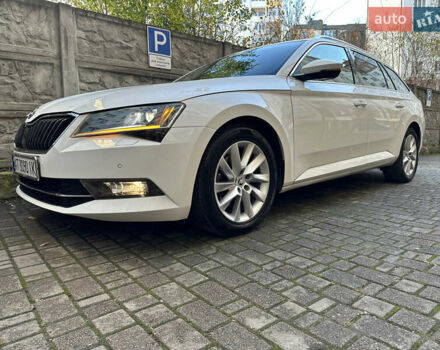 Белый Шкода Суперб, объемом двигателя 1.97 л и пробегом 163 тыс. км за 19500 $, фото 1 на Automoto.ua