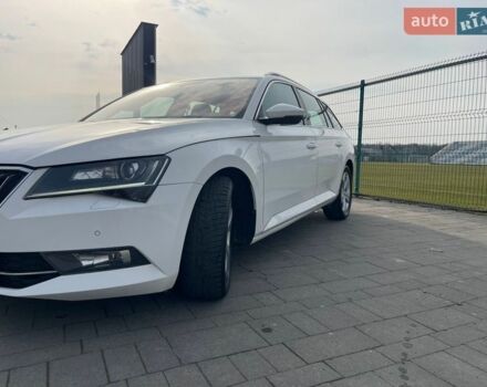 Білий Шкода Суперб, об'ємом двигуна 2 л та пробігом 311 тис. км за 16700 $, фото 1 на Automoto.ua