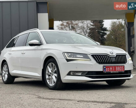Белый Шкода Суперб, объемом двигателя 2 л и пробегом 254 тыс. км за 15800 $, фото 1 на Automoto.ua