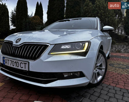 Белый Шкода Суперб, объемом двигателя 2 л и пробегом 250 тыс. км за 13900 $, фото 1 на Automoto.ua