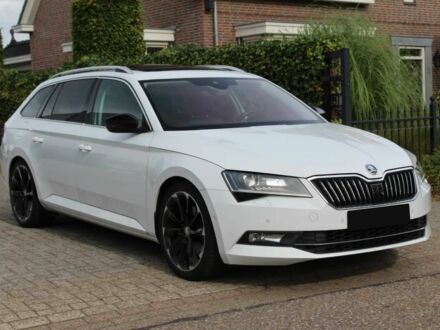 Белый Шкода Суперб, объемом двигателя 1.8 л и пробегом 72 тыс. км за 7800 $, фото 1 на Automoto.ua