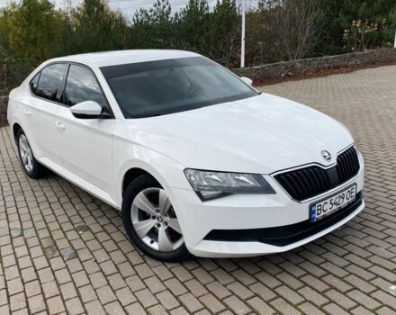 Белый Шкода Суперб, объемом двигателя 2 л и пробегом 212 тыс. км за 13600 $, фото 1 на Automoto.ua