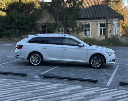 Белый Шкода Суперб, объемом двигателя 1.6 л и пробегом 292 тыс. км за 12700 $, фото 1 на Automoto.ua