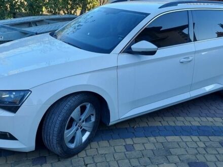 Белый Шкода Суперб, объемом двигателя 2 л и пробегом 219 тыс. км за 18000 $, фото 1 на Automoto.ua