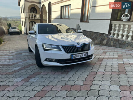 Белый Шкода Суперб, объемом двигателя 1.97 л и пробегом 305 тыс. км за 17900 $, фото 1 на Automoto.ua