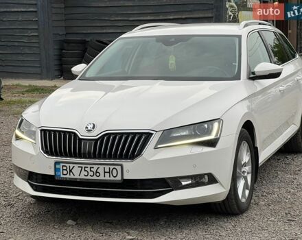 Білий Шкода Суперб, об'ємом двигуна 1.97 л та пробігом 210 тис. км за 19999 $, фото 1 на Automoto.ua
