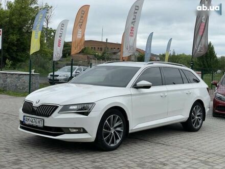 Білий Шкода Суперб, об'ємом двигуна 2 л та пробігом 300 тис. км за 17555 $, фото 1 на Automoto.ua