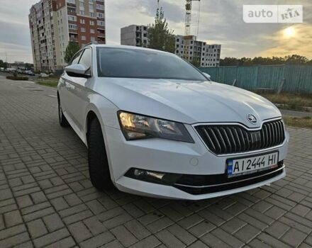 Білий Шкода Суперб, об'ємом двигуна 1.6 л та пробігом 244 тис. км за 15000 $, фото 1 на Automoto.ua