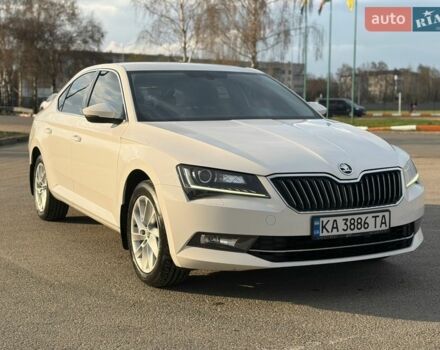 Белый Шкода Суперб, объемом двигателя 1.8 л и пробегом 222 тыс. км за 16300 $, фото 1 на Automoto.ua