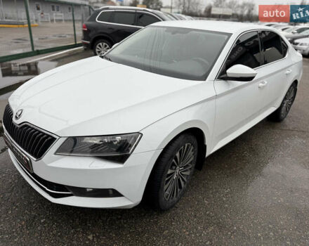 Білий Шкода Суперб, об'ємом двигуна 1.97 л та пробігом 237 тис. км за 18590 $, фото 1 на Automoto.ua