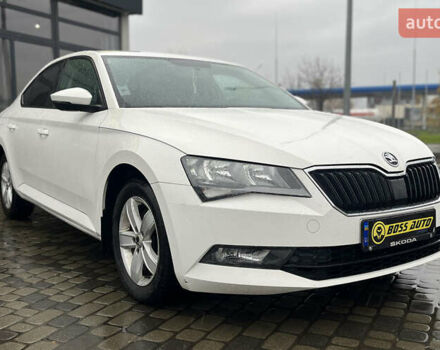 Белый Шкода Суперб, объемом двигателя 1.6 л и пробегом 197 тыс. км за 14999 $, фото 1 на Automoto.ua