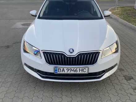 Белый Шкода Суперб, объемом двигателя 1.97 л и пробегом 227 тыс. км за 18000 $, фото 1 на Automoto.ua