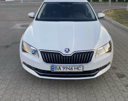 Белый Шкода Суперб, объемом двигателя 1.97 л и пробегом 227 тыс. км за 18000 $, фото 1 на Automoto.ua
