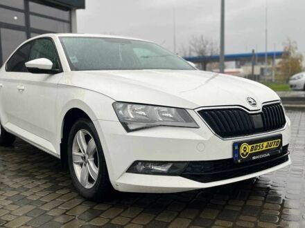 Белый Шкода Суперб, объемом двигателя 0 л и пробегом 197 тыс. км за 14999 $, фото 1 на Automoto.ua