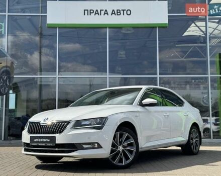 Белый Шкода Суперб, объемом двигателя 1.8 л и пробегом 54 тыс. км за 25990 $, фото 1 на Automoto.ua