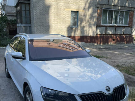 Шкода Суперб 2018 у Сумах на Automoto.ua Білий Шкода Суперб, об'ємом двигуна 1.6 л та пробігом 180 тис. км за 21500 $, фото 1 на Automoto.ua
