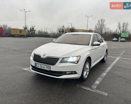 Белый Шкода Суперб, объемом двигателя 1.8 л и пробегом 115 тыс. км за 20600 $, фото 1 на Automoto.ua