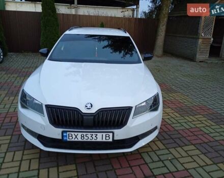 Белый Шкода Суперб, объемом двигателя 2 л и пробегом 242 тыс. км за 18200 $, фото 1 на Automoto.ua