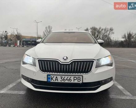Белый Шкода Суперб, объемом двигателя 1.8 л и пробегом 115 тыс. км за 21300 $, фото 1 на Automoto.ua