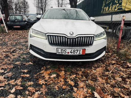 Белый Шкода Суперб, объемом двигателя 1.97 л и пробегом 176 тыс. км за 28277 $, фото 1 на Automoto.ua