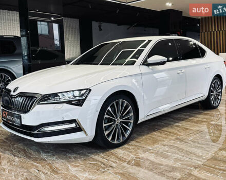 Білий Шкода Суперб, об'ємом двигуна 1.4 л та пробігом 54 тис. км за 38900 $, фото 1 на Automoto.ua