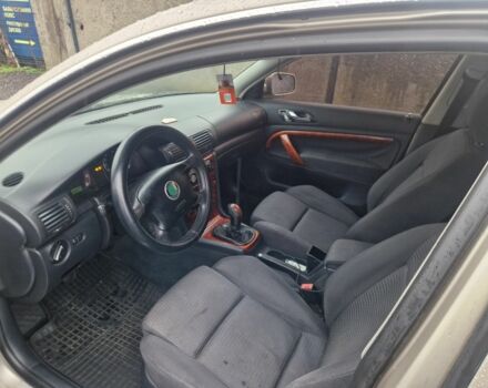 Бежевый Шкода Суперб, объемом двигателя 1.8 л и пробегом 277 тыс. км за 3400 $, фото 5 на Automoto.ua