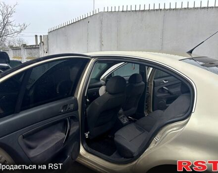 Бежевый Шкода Суперб, объемом двигателя 1.8 л и пробегом 290 тыс. км за 3800 $, фото 3 на Automoto.ua