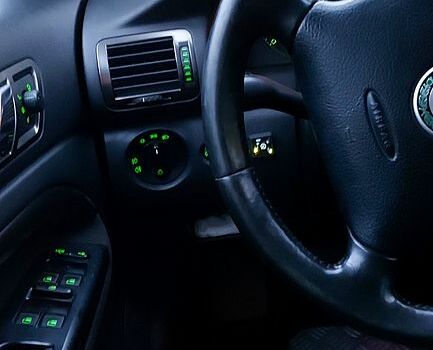 Бежевий Шкода Суперб, об'ємом двигуна 1.8 л та пробігом 282 тис. км за 5200 $, фото 6 на Automoto.ua