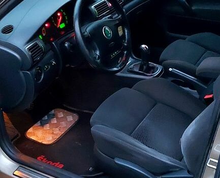 Бежевий Шкода Суперб, об'ємом двигуна 1.8 л та пробігом 282 тис. км за 5200 $, фото 2 на Automoto.ua